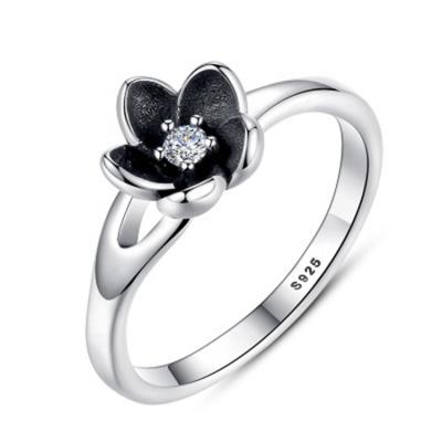 China 925 Sterling Silver Black Lotus Flower Shaped 925 Sterling Silver Rings Fashion Jewelry Rings For Women for sale