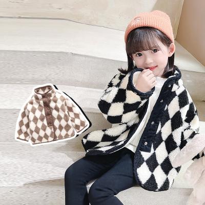 China Qy Warm Windproof Winter Clothing Children Thicken Outfits Girl Lamb Wool Padded Classic Rhombus Plaid Jacket Coat for sale