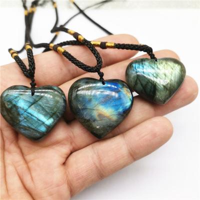 China FASHIONABLE Natural Handmade Jewelry Labradorite Heart Shape Classic Stone Pendant Necklace For Women Gift for sale