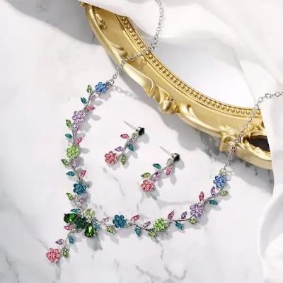 China Schmuck Blatt-Gruppen-Blumen-Crystal Silvers 925 stellte Heiratsder anhänger-und der Ohrring-Satz der Frauen ein zu verkaufen