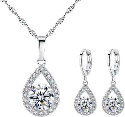 China Sistema Diamond Earrings And Pendant Set de la joyería de Crystal Teardrop Pendant Silver 925 en venta