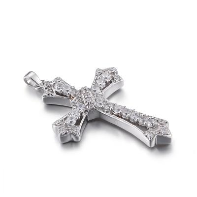 中国 重複III 925 Silver CZ Pendant 4.53g Sterling Silver Cubic Zirconia Cross Pendant 販売のため