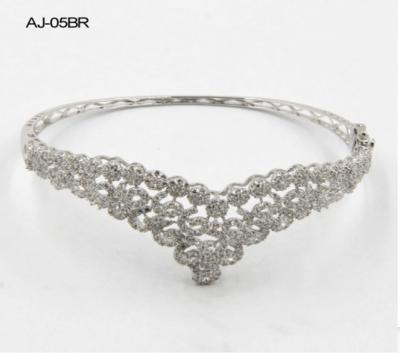 China 9.57g 925 Sterling Silver Bangles Inverted Triangle Crown Bangle Bracelets for sale