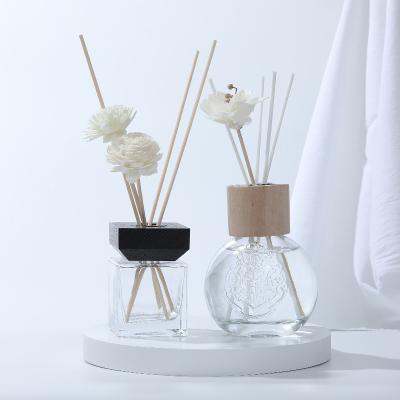 China Modern Hot Sale Aromatherapy Glass Bottles Square 100ml Luxury Diffuser Bottle Clear Glass Aromatherapy Bottle for sale