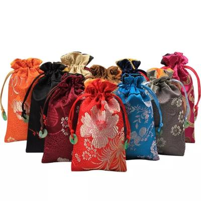 China 8X15CM Vintage Embroidery Jewelry Organizer Pouches Handmade Drawstring Eco-Friendly Gifts Bags Mixed Color Silk Brocade Pouch for sale