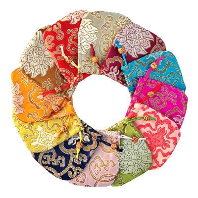 China Recyclable Traditional 10.5*10.5cm Silk Traveling Packaging Pouches Embroidery Jewelry Gifts Bags Handmade Jewelry Pouches for sale