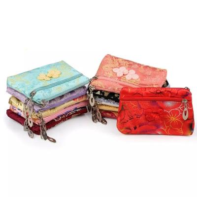 China 13*8.5cm Eco-friendly Silk Bags Flower Embroidered Brocade Jewelry Pouches Gifts Packaging Double Pocket Zipper Bag for sale