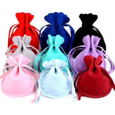 China Modern 7*9cm Velvet Gifts Bags Drawstring Jewelry Pouches Candy Pouches Gifts For Wedding Party for sale