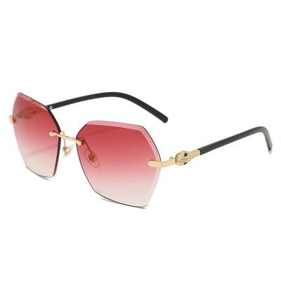 China 2021 Fashion Sun Glasses Women's Metal Glass Design Sunglasses Faral 88016 Aesthetic Hexagon UV400 Shades Rimless Sun Glasses for sale