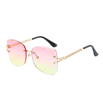 China 2020 Banei Sun Glass Metal Unique Gradient Cheap Oversized Women Fashion Sunglasses Shades Personalized Rimless Sunglasses for sale