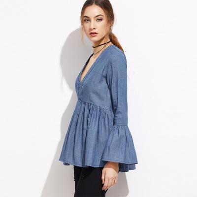 China Ladies tops deep v-neckline cap sleeves denim shirt for women zu verkaufen