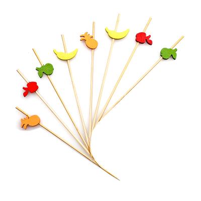 China Custom Disposable Easily Cleaned Fruit Sticks Colored 18cm Knotted Bamboo Meat Skewers BBQ Tools for sale