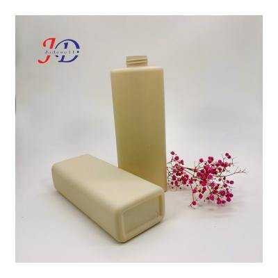 China Fashion Accessories Wholesale 750ml 800ml HDPE Rectangle Plastic No Smell Square Flat Shoulder Velvet PE Pump Bottle For Remover for sale