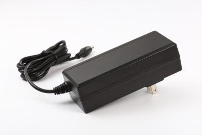 Chine Américain 60W noir au PC d'ABS d'adaptateur de prise du R-U adaptateur de prise multi de 12 volts à vendre