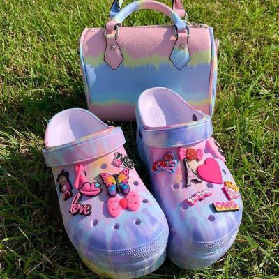 China Wholesale Waterproof Women Classic Platform Sandals Clear Clogs Remover Charms Garden Shoes Height Increasing Beach Hole Shoes for sale