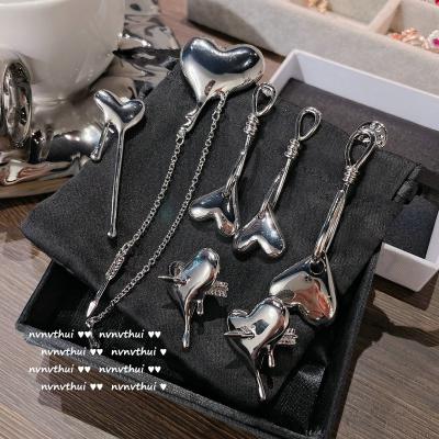 China Korea heart ear stud woman jewelry set accessories Central Institute of Statistics vintage heart brooch love ear high quality irregular cast french nail for sale