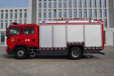 Cina 6 persone Motore di fuoco a schiuma Equipaggiamento antincendio Camion 8800 X 2540 X 3700MM in vendita