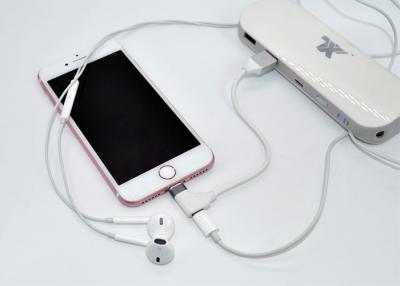 China Carga de la ayuda de cable de datos de Iphone 7/8/X de la venta del Amazonas y nuevo elemento multifuncionales calientes de la música al mismo tiempo en venta