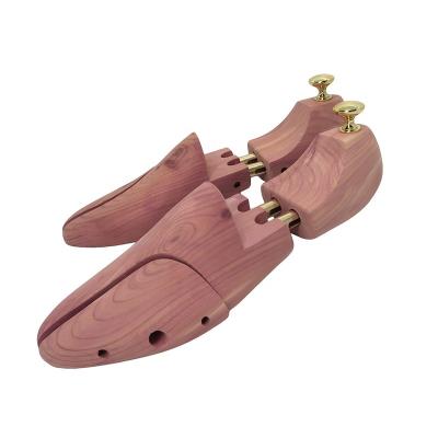 China European Red Cedar Premium Aromatic Adjustable Split Toe Red Cedar Shoe Tree Fully Shoe Tips / Shoe Trees With Button - ST06C for sale