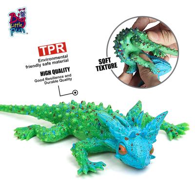 China TPR Reptile Mini Expandable Rubber Lizard Compression Claw Soft Stuffed Toy for sale