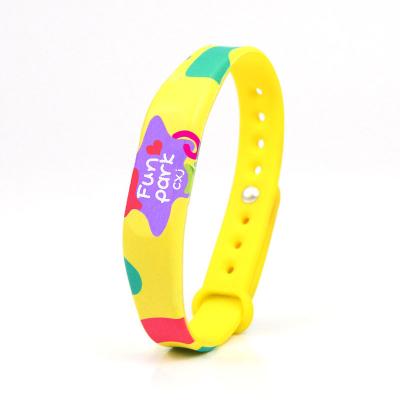 China Waterproof / waterproof 13.56Mhz rfid silicone wristband , waterproof rfid wristband for sale