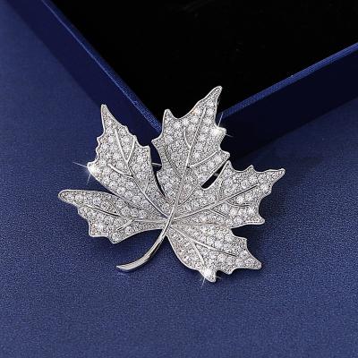 China High-end retro accessories brooch Korean version with maple leaf zircon brooch for sale