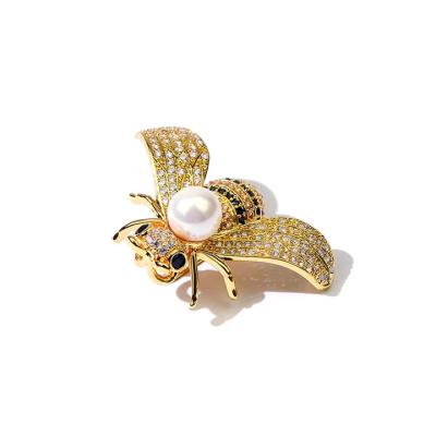 China Wholesale Korea Zircon Fashion Necklace Simple Cute Animal Safety Eco Friendly Pin Cartoon Jewelry Zircon Bee Bee Brooch for sale