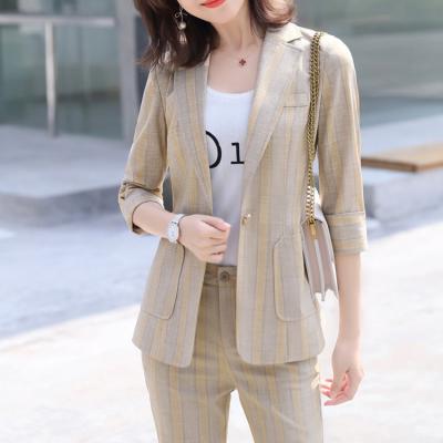 China Formal Polyester Gray Long Sleeve Crop Pants Lightweight ODM Stripe Anti-Wrinkle Tailored Office Dress Ladies Business Women Short Suits for sale