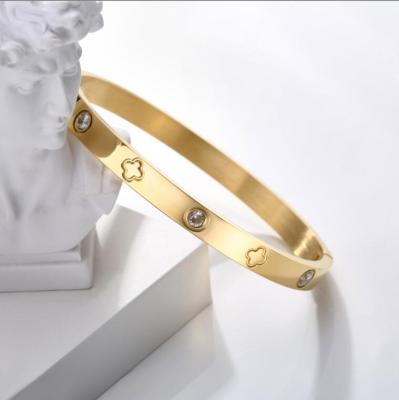 China OEM Statement Diamond Four Leaf Clover Gold Bracelets CLASSIC Custom Bracelet Logo Engraved Message Word Text 316L Stainless Steel for sale