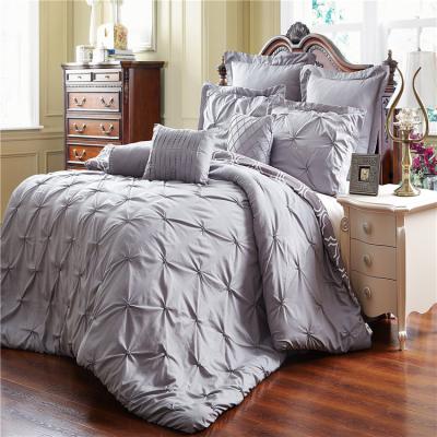 China Anti-pilling Comforter Customized Embroidered Cotton/Polyester Comforter Set With Pillowcases For Bedroom Hotel for sale