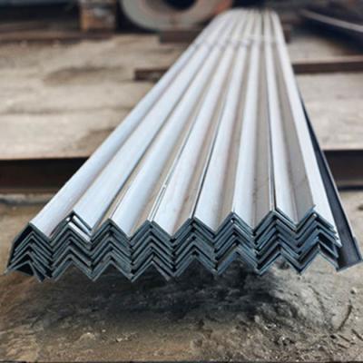 China Hot Dip Galvanisierter Winkelbalken / Galvanisierter Winkelstahl ASTM A36 zu verkaufen