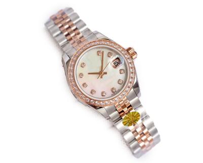 China Reloj de muñeca de cuarzo de mujer personalizado de 1,8 cm longitud de banda de oro relojes de moda en venta