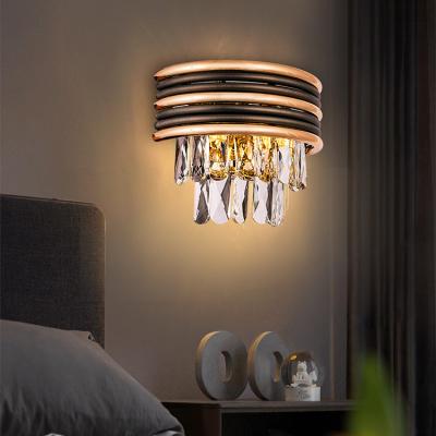 China Modern Nordic Cafe Vintage Luxury Hotel Style Gold Iron Crystal Modern E14 Indoor Wall Lamp for sale