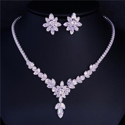 China TRENDY Bridal Bridesmaid Rhinestones Crystal Earrings and Necklace Sets Wedding Engagement Jewelry Sets for sale