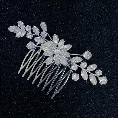 China Fashionable Clear Rhinestone Bridal Hair Comb Floral Crystal Head Leaf Hair Pins Tiaras Wedding Hair Accessories for sale