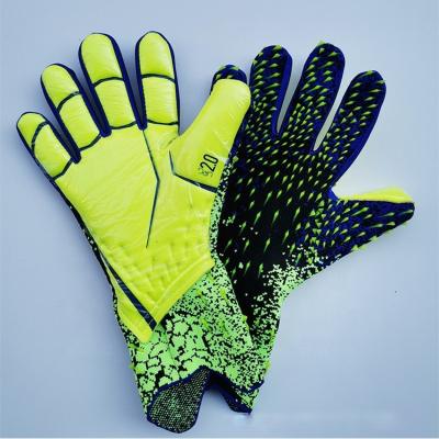 China Flat Palm Thicken Goalkeeper Soccer Training Breathable Gloves For Protection for sale