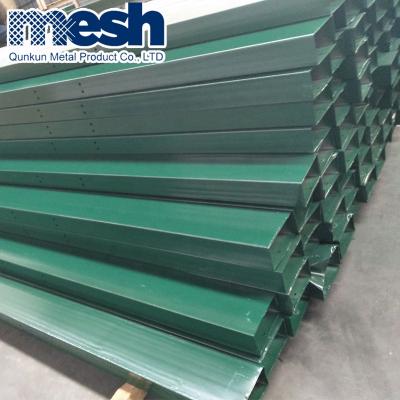 China Easily Assembled Green Painted Fence and Galvanized Farm Gate T Post Wholesale for sale