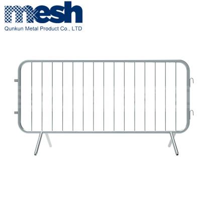 China Easily Assembled Galvanized Steel Fixed Leg Crowd Control Barrier Barrier for sale