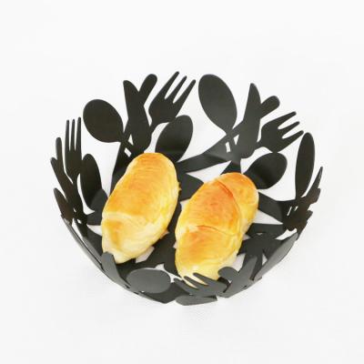 China Sustainable Creative Household Iron Art Iron Fruit Dish Hollow Serving Dishes for sale