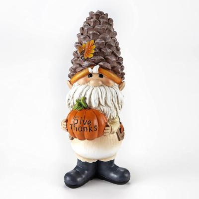 China Europe Thanksgiving Autumn Gnomes Customizable Standing Give Thanks Decorative Resin Lawn Gnomes for sale