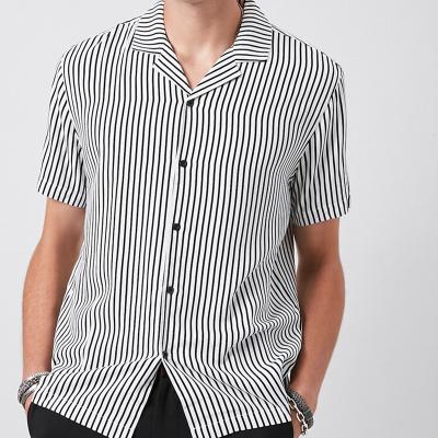 China New Fashion Casual Men's Summer Anti-pilling Short Sleeve Beach Lapel Male Vertical Striped Print Shirts for sale