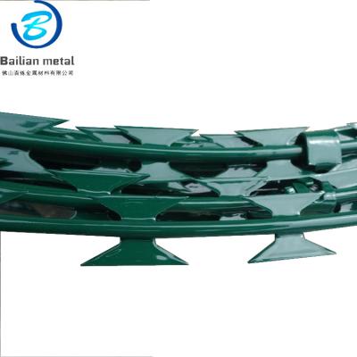 China Hot Dip Roll Farm Fence Straight Razor Barb Wire Coated Farm Fence Bag Price Galvanized Green Silver Barbed Wire PVC Outdoor 300-1200mm for sale