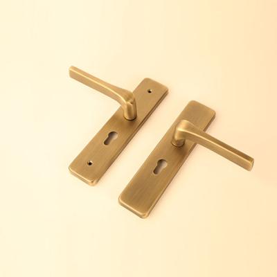 China Modern Design Door Handle Modern Door Handle Hardware Fittings for sale