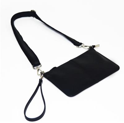 China 2021 new fashion women mini messenger bag simple black messenger bag custom made small messenger bag for sale