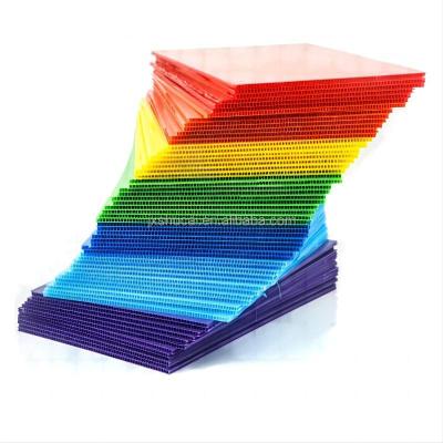 China Customizable Water Proof Color PP Corrugated Plastic Sheet/Correx/Coroplast White With White Crown Finish 4mm for sale