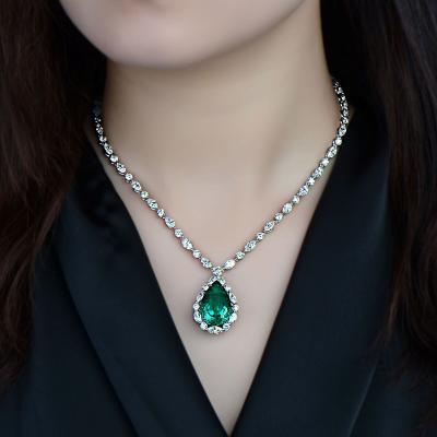 China Intense green cut pear fancy ediamond necklace developed by FASHIONABLE HPH VVS good lab for sale