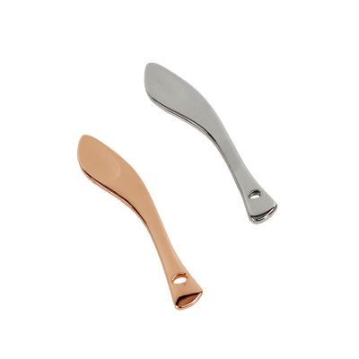 China Factory Face Cream Scoop Spoon Cosmetic Face Cream Applicator Spatula Small Metal Zinc Alloy Facial Mask Applicator Spoon for sale