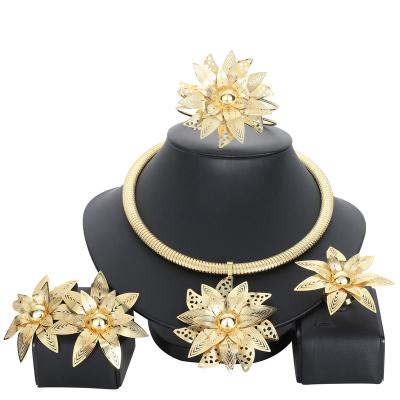 China Dubai TRENDY Bridal Petal Pendant Chain Necklace Set Fashion Wedding Accessories Jewelry Set Ladies Gift for sale