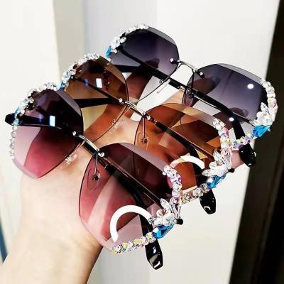 China 2021new Women's Oversized Vintage Rhinestone Sun Glasses Sunglasses Lightweight for sale