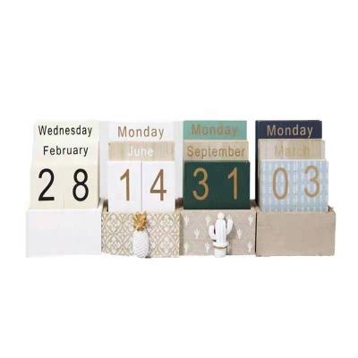 China Eco-Friendly Recycle 2022 Desk Perpetual Calendar In Wooden Woodcut Calendar Date Month Home Office Decoration Display Desk Accessories for sale